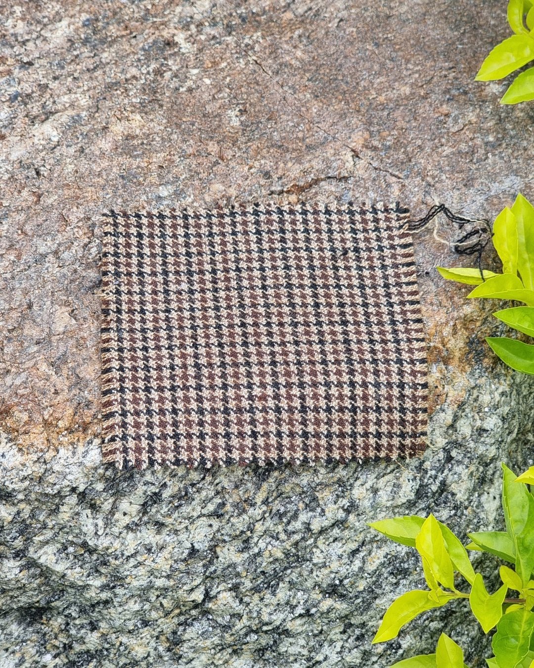 Brown Houndstooth Tweed Blazer - Additional view 4